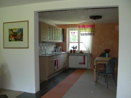 Köök või kööginurk majutusasutuses Ferienwohnung Guder
