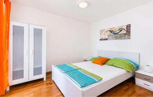 2 Bedroom Beautiful Apartment In Medulin