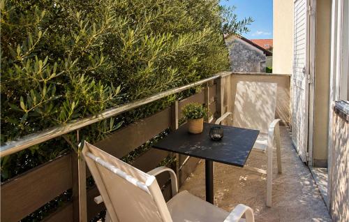 3 Bedroom Beautiful Apartment In Vodice