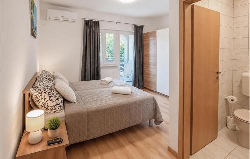 3 Bedroom Beautiful Apartment In Vodice