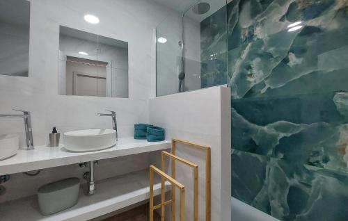 Amazing Apartment In Torremolinos With Wifi
