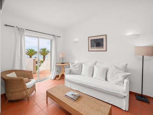 Beachfront Apartment with Sea View Balcony, Luz #2022