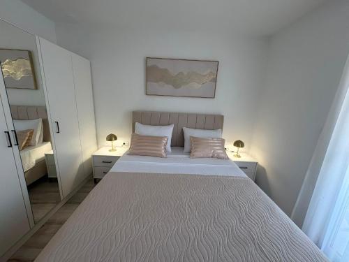 Crystal Apartment