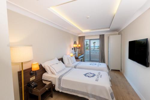 Deluxe Family Room