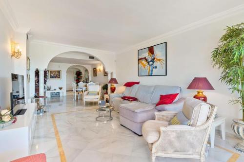 Magna apartment near Puerto Banus