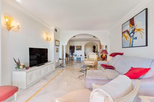Magna apartment near Puerto Banus