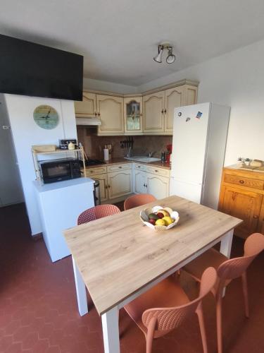 Maisonnette T2 bord de mer avec parking privé