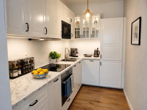 Modern 3BR Belvedere Apartment with Balconies
