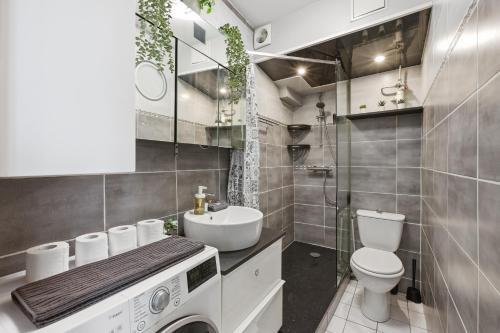 2BR Boutique Apartment Near Bastille with Netflix
