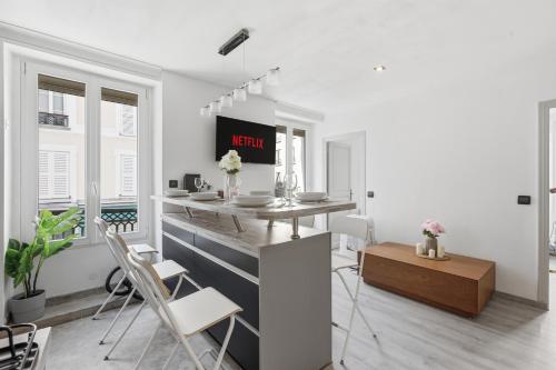2BR Boutique Apartment Near Bastille with Netflix