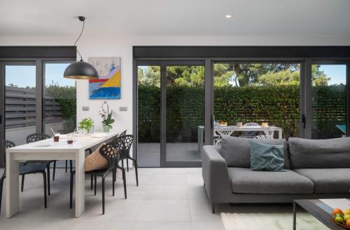 Villa Fasana-Apartment 1 by Vivi Rent