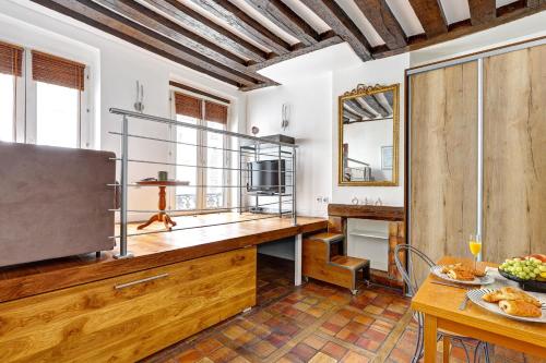 BnBNova - Charming Studio Near Notre - Dame & Marais