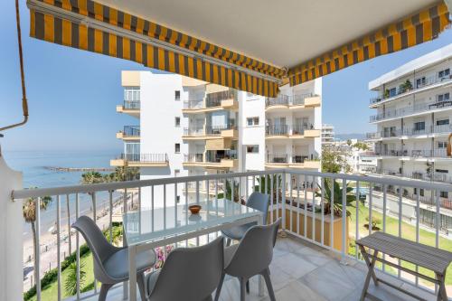 Apartment Overlooking the Beach photo 10