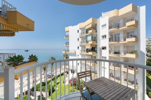 Apartment Overlooking the Beach photo 8
