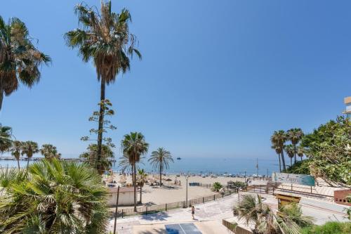 Apartment Overlooking the Beach photo 32