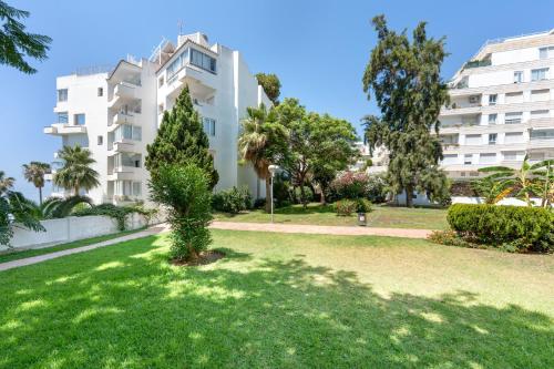 Apartment Overlooking the Beach photo 30