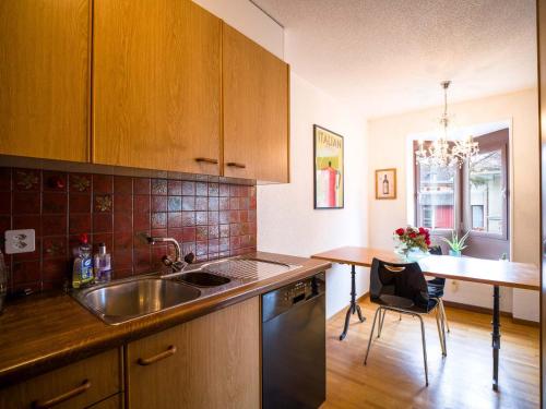 Bern Flat close to Center with Balcony and Bundeshaus Aare View