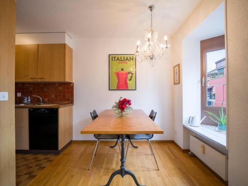 Bern Flat close to Center with Balcony and Bundeshaus Aare View