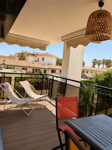 Home Riviera - One-Bedroom Apartment Near Beach