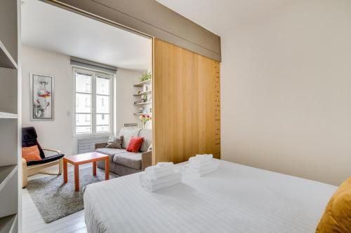 Pick A Flat's Apartment in Île de la Cité - Rue Chanoinesse