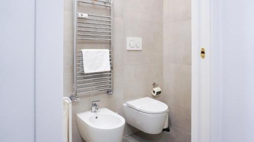 PRESTIGE BOUTIQUE HOMES - Piazza Duomo Exclusive Family Apartment photo 23