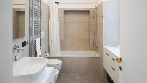 PRESTIGE BOUTIQUE HOMES - Piazza Duomo Exclusive Family Apartment photo 13