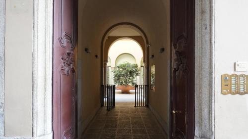 PRESTIGE BOUTIQUE HOMES - Piazza Duomo Exclusive Family Apartment photo 8