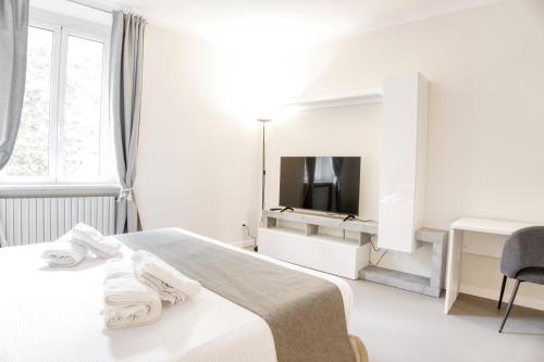 Monforte Premium Apartment - Steps from San Babila