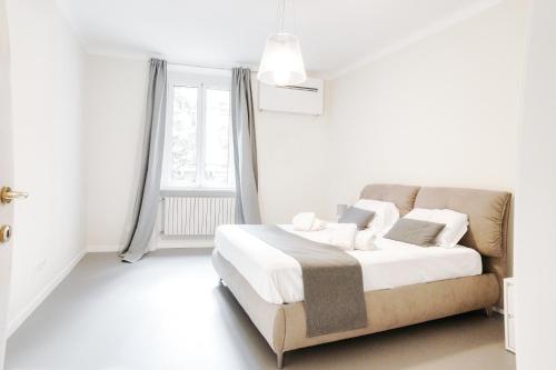 Monforte Premium Apartment - Steps from San Babila