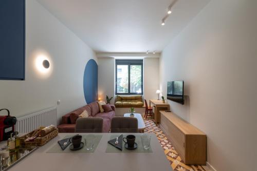 Luxury fully renovated Apt in the heart of Athens
