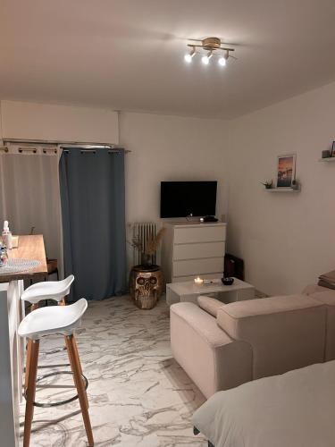 joli studio avec terrasse au calme