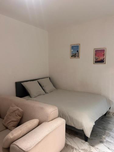 joli studio avec terrasse au calme