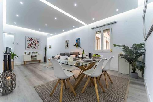 Premium Apartment Heart of the City by TuriVida
