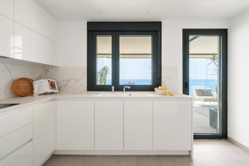 Beachfront Penthouse & Pool by ELE Apartments