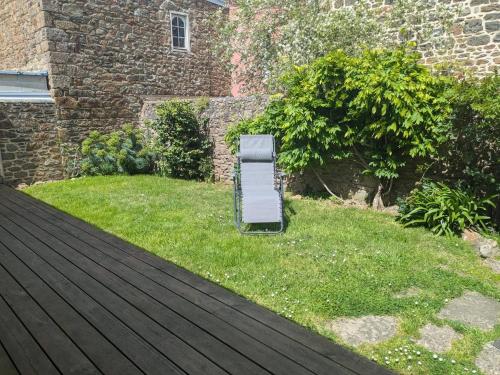 House & Garden - 5 min walk to the beach