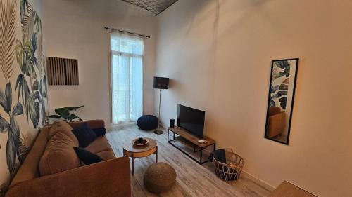 Le Montmorency 56, déco rénové, proximité centre Climatisation