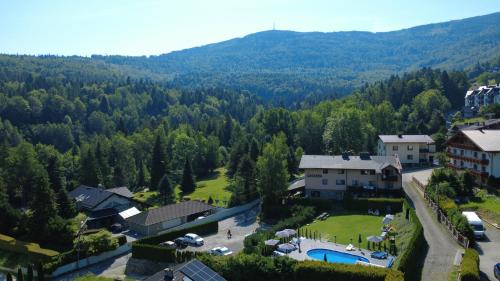an aerial view of a resort in the mountains at Sasanka przy Gondoli podgrzewany basen w cenie pobytu in Szczyrk