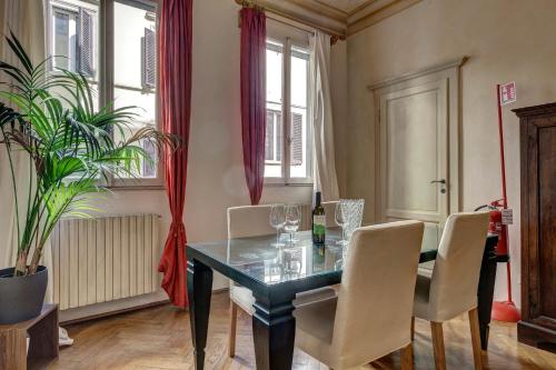 Fossi Apartment by Mamo Florence