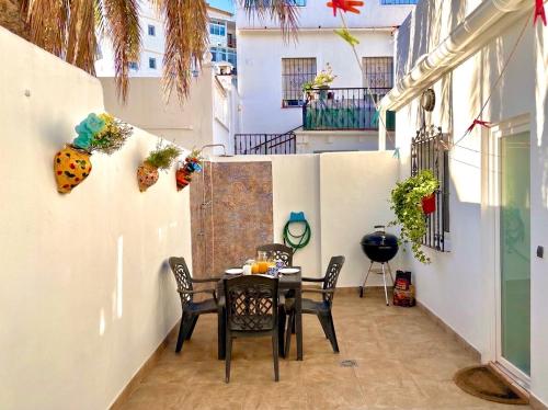 Quiet 3-bedroom house near Town Hall & Centre