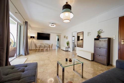 Athens Riviera Luxury 2BR Sleeps 6 Parking