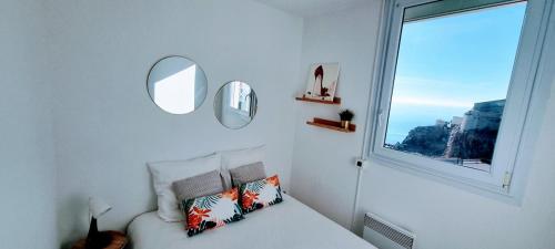 LE MARTY 53 Un Balcon sur la Mer Centre Historique