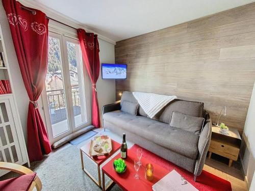 Appartement rénové à Chamonix, balcon, parking