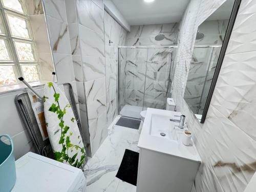Cozy Apartment with Wi-Fi-322