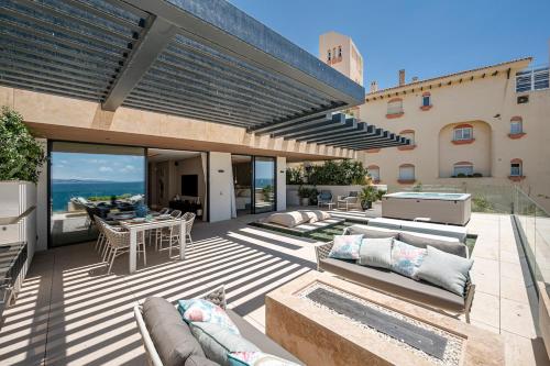 Luxury front line beach apartment IKKIL Bay