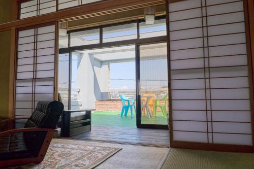 Top Floor Suite - Balcony View - Higashi Chaya Area