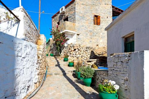 Sea view house Leonidas Sleeps 3 with balcony bbq