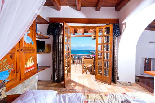 Sea view house Leonidas Sleeps 3 with balcony bbq