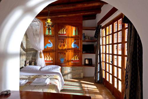 Sea view house Leonidas Sleeps 3 with balcony bbq