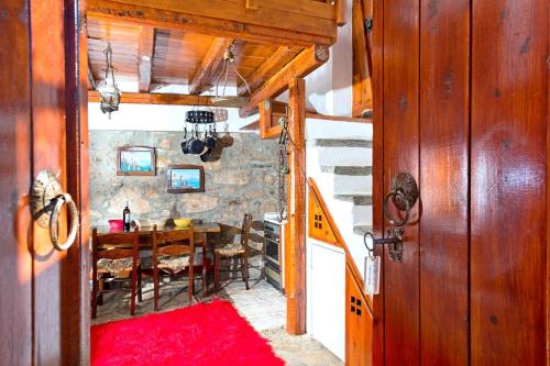 Sea view house Leonidas Sleeps 3 with balcony bbq