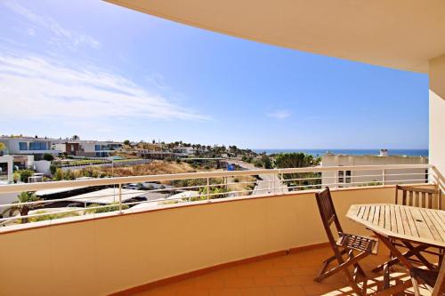 Bel et grand appartement - 2 chambres avec vue sur la mer